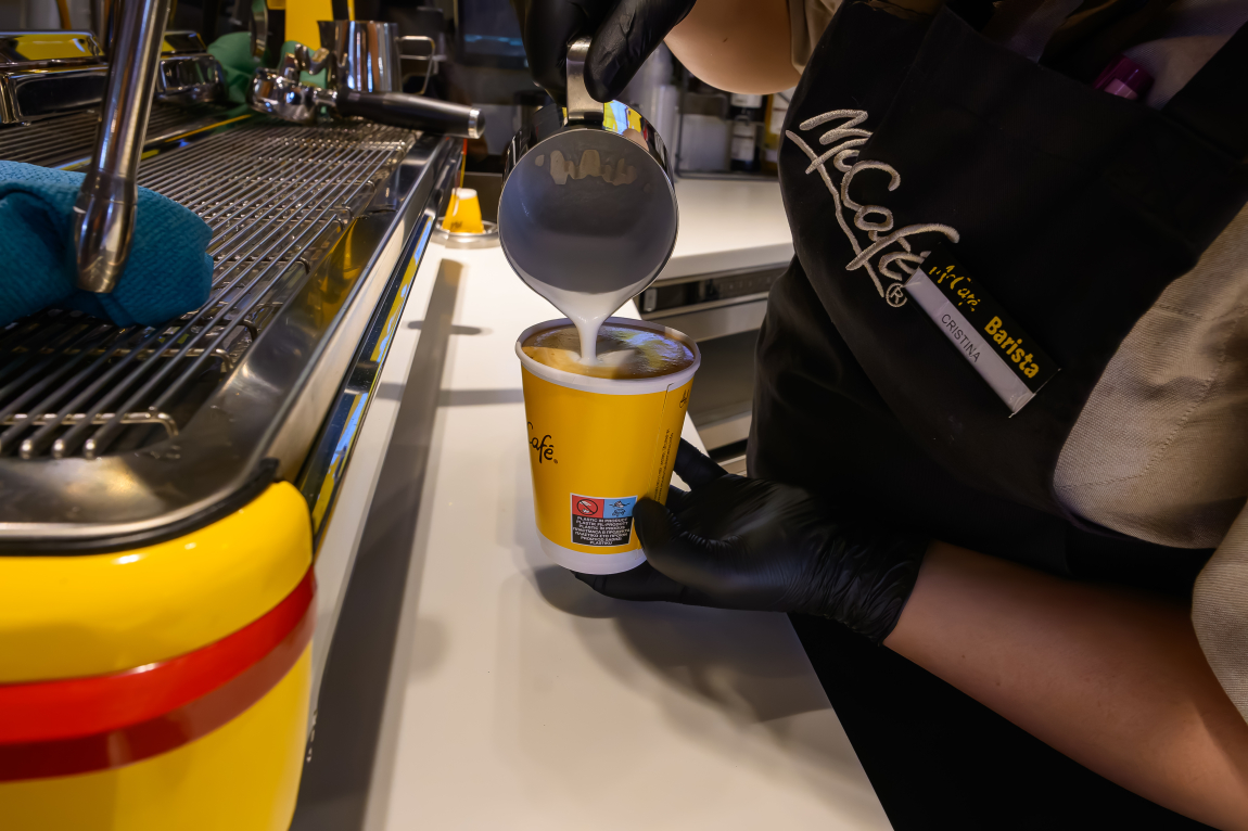 Barista McDonald`s Romania